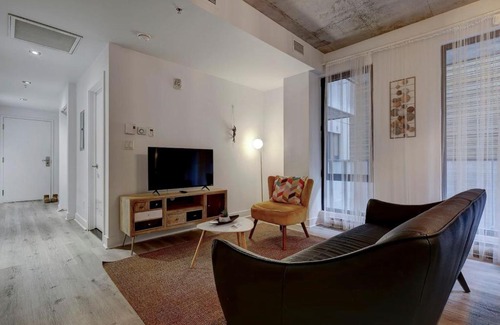 Cite Multimedia Apartment | Beautiful loft in Montreal Old Port