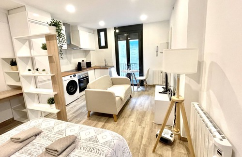 Barri Antic Apartment | Beautiful Loft One in Manresa