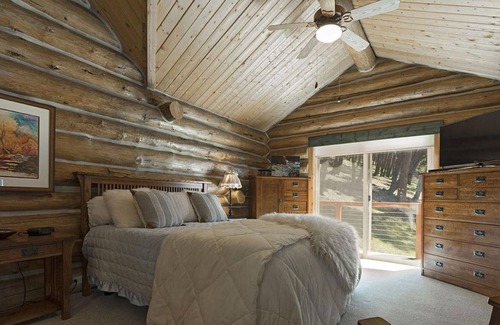 Polson Cabin | Beautiful Log Cabin, Private, Lake Views, Close to Lake Access!