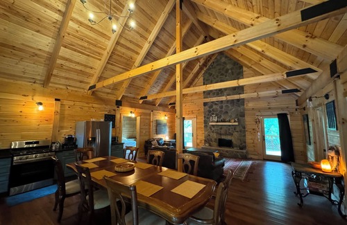 Maysel Cabin | Beautiful Log cabin, River side, dual fire places, breathtaking views, WiFi