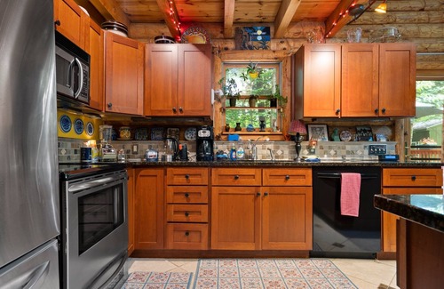 Interlochen House | Beautiful Log Cabin | Wooded | Lake Access | Interlochen Arts Academy