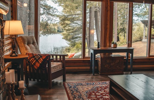 Mattawa Cottage | Beautiful Log Cottage on Historic Mattawa River - Lake Chantplein