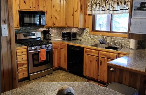 Deadwood House | Beautiful Log Home nestled in the South Dakota Black Hills.