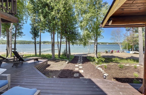East Jordan House | Beautiful Log Home with all the comforts and amenities anyone would ever need !