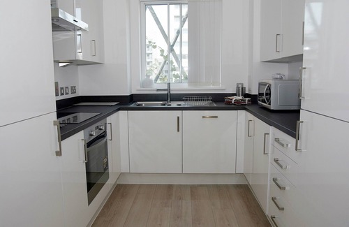 Canning Town South House | BEAUTIFUL & LOVELY DREAM COTTAGE