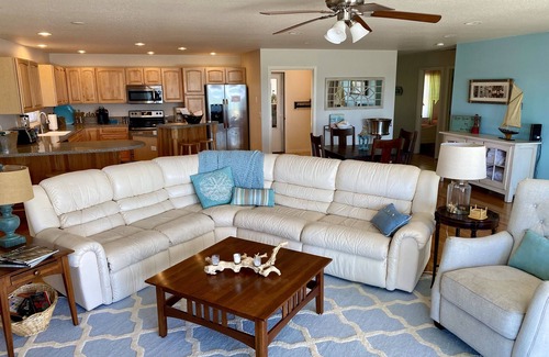 Oscoda House | Beautiful Luxury Waterfront Property Directly on Lake Huron Beach