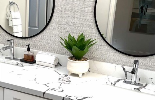 Valencia House | Beautiful luxe Gem !!