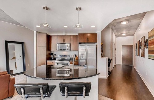 Downtown Denver Condo | ✨ Beautiful luxurious condo with astonishing views in the heart of Denver!✨