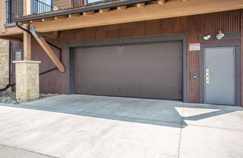 Dillon Condo | Beautiful Luxury Condo: 2 Masters, Walk to Dillon Amphitheater Concerts & Lake