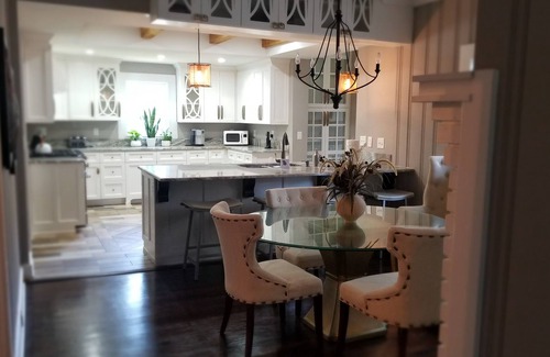 Smyrna House | Beautiful Luxury Home near Smyrna Village & Braves Stadium