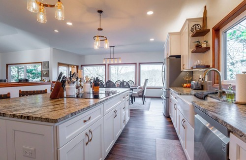 Innsbrook House | Beautiful Luxury Home on water