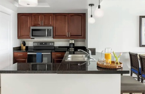 Flag Hill Hotel | Beautiful Luxury Marriott Resort on the Beach, Oceanfront, Two Bedroom Suites!