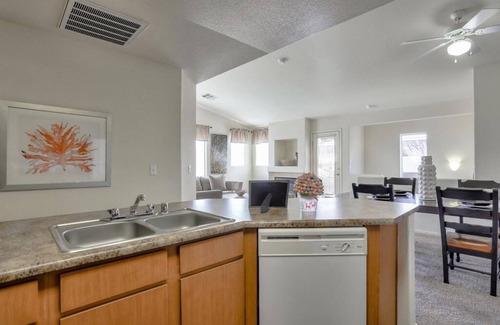 Enterprise House | Beautiful luxury townhome 10min from the strip with beautiful space
