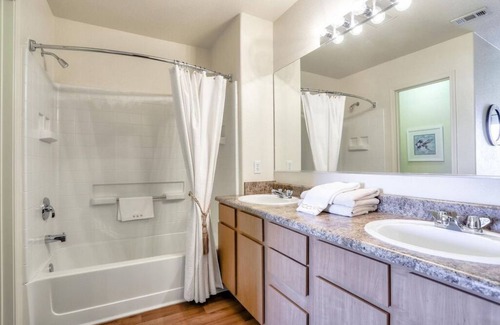 Enterprise House | Beautiful luxury townhome 10min from the strip with beautiful space