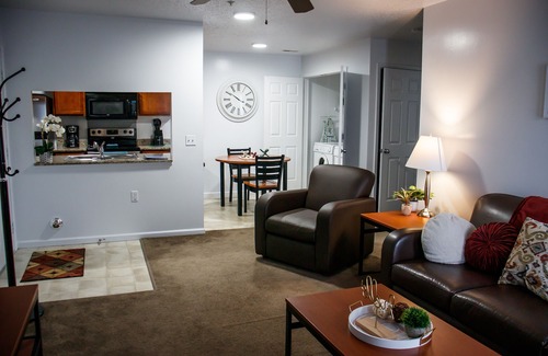 Mount Pleasant Apartment | Beautiful Main Level 2 Bedroom 2 Bathroom Close to CMU Campus