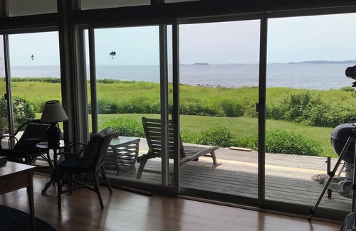 New Harbor House | Beautiful Maine coastal home w/hot tub and gourmet kitchen! Right on the water!