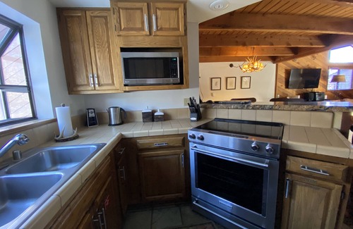 Mammoth Lakes Condo | Beautiful Mammoth Condo. Two master bedrooms! Just one mile from Eagle Lodge!