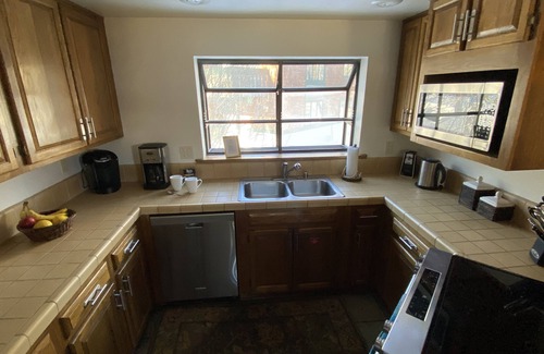 Mammoth Lakes Condo | Beautiful Mammoth Condo. Two master bedrooms! Just one mile from Eagle Lodge!