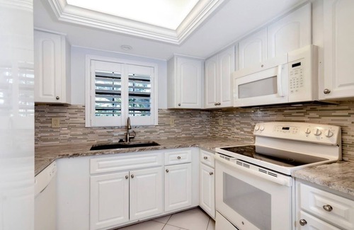 Englewood Condo | Beautiful Marina View Condo