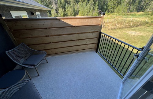 Port Alberni House | Beautiful Master Bedroom ensuite with private balcony