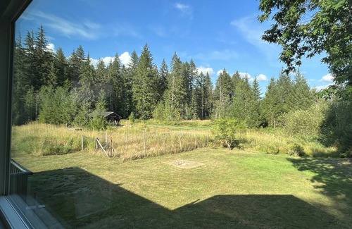 Port Alberni House | Beautiful Master Bedroom ensuite with private balcony