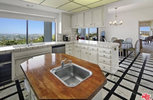 Encino House | Beautiful Mega Mansion in Los Angeles!