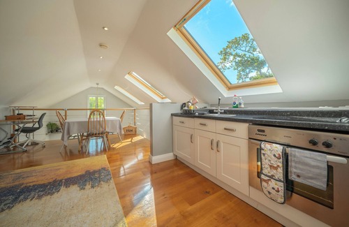 Kinsale Cabin | Beautiful Mews Lodge, in the countryside, 0.8 mile from town centre.
