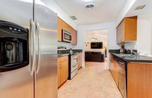 Palmetto Estates House | BEAUTIFUL MIAMI HOME W/HEATED POOL BY GOLF COURSE