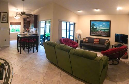 Ludlam House | Beautiful Miami Lakehouse For Families RH 3 Beds/2 Baths/Sleeps 4