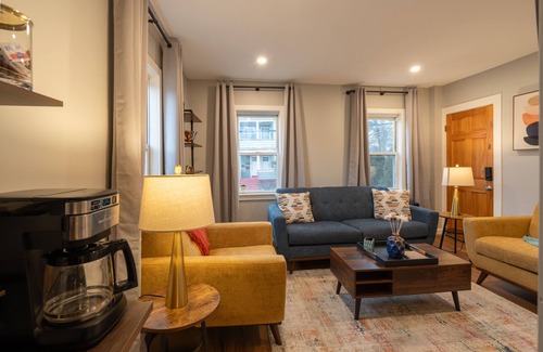 Wanskuck Apartment | Beautiful Mid-Century Modern Apartment in Prov.
