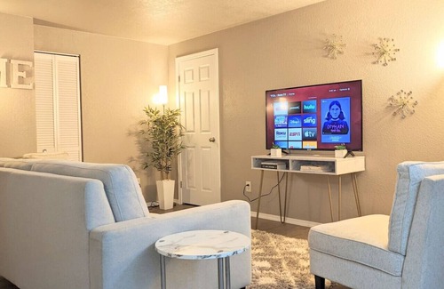 Retsil Apartment | Beautiful Midtown Apartment Huv