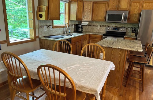Maggie Valley Cabin | Beautiful Misty Mountain Views from a quaint cottage in Maggie Valley!