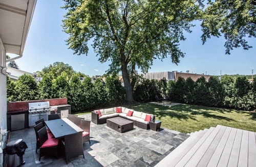 Elk Grove Village House | Beautiful Modern 4 bedroom/3bath Retreat