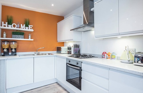 Kilburn Apartment | Beautiful, Modern 2-bedroom in Unbeatable Location