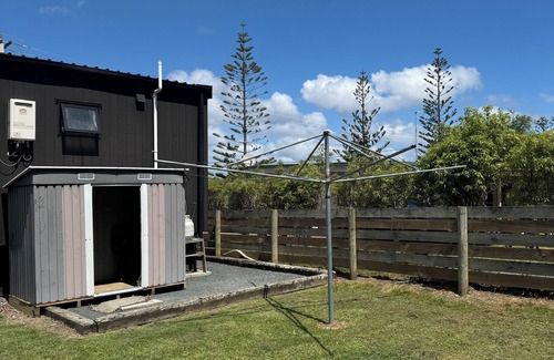 Hihi House | Beautiful, modern 2 bedroom house right on the water in picturesque Hihi.