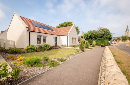 Kingsbarns House | Beautiful Modern Cottage in Heart of Charming Village
