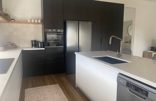 Yarram House | Beautiful, Modern, Cosyn3 Bedroom House.
