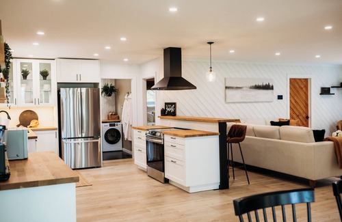 Horton Cottage | Beautiful, modern, cottage with hot tub and more