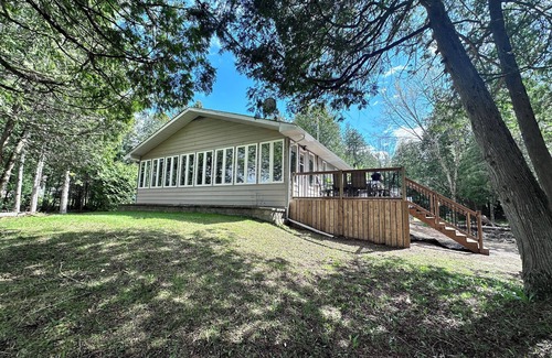 Horton Cottage | Beautiful, modern, cottage with hot tub and more