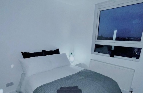 Junction House | Beautiful Modern Family Apartment