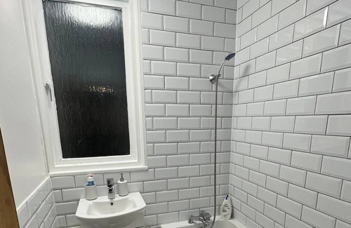 Junction House | Beautiful Modern Family Apartment