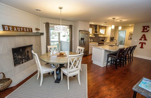 The Old Commons House | Beautiful, Modern Getaway in Historic Downtown Beaufort