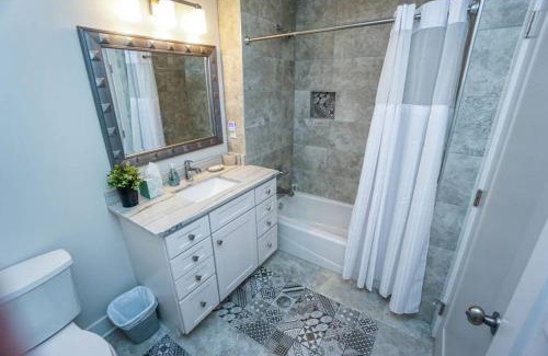 The Old Commons House | Beautiful, Modern Getaway in Historic Downtown Beaufort