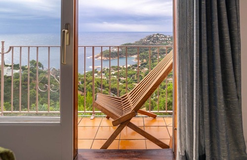 Begur Villa | Beautiful Modern Hilltop Villa With Salt Water Infinity Pool And Stunning Views