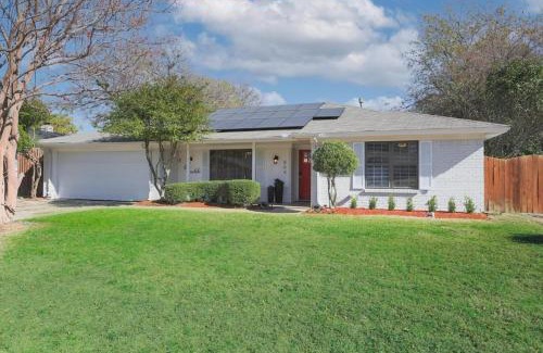 Plano House | Beautiful Modern Home Pool for Groups and Families