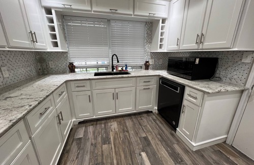 Northeast Houston House | Beautiful modern home with huge patio and pool