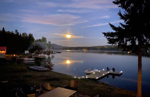 Deka Lake House | Beautiful modern house on Deka Lake with private dock and hot tub.