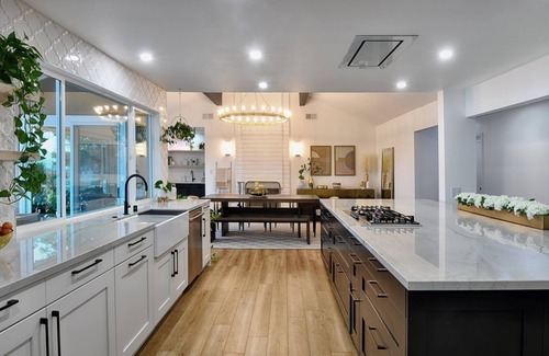 Mount Helix House | Beautiful Modern Luxury Mount Helix Retreat with BIG Backyard Patio Gym Quiet