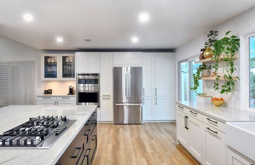 Mount Helix House | Beautiful Modern Luxury Mount Helix Retreat with BIG Backyard Patio Gym Quiet
