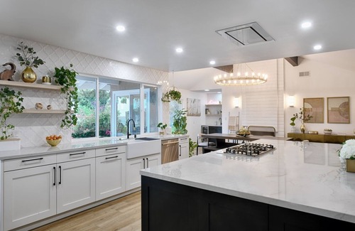 Mount Helix House | Beautiful Modern Luxury Mount Helix Retreat with BIG Backyard Patio Gym Quiet